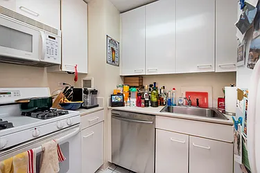 Rented by R New York