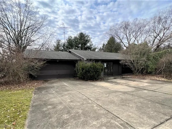 1608 Morris St, Mineral Ridge, OH 44440