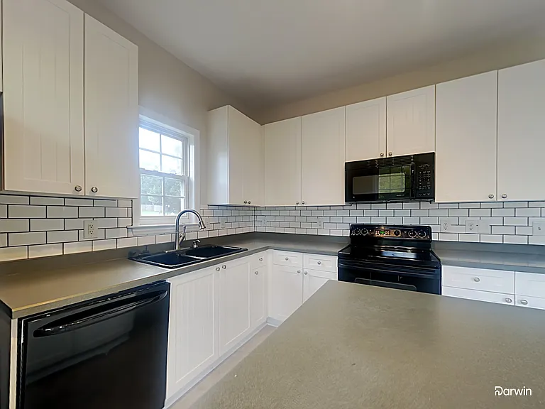 220 McCarthy Dr — Photo 3