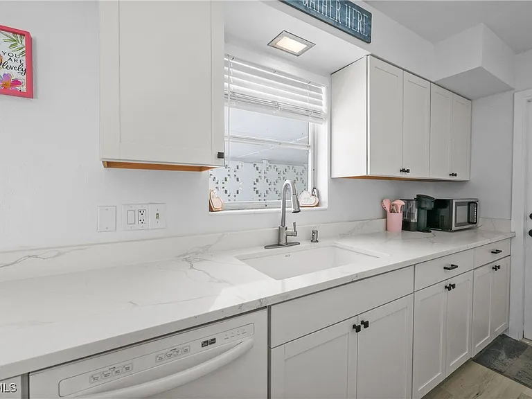 1661 Coronado Rd — Photo 10