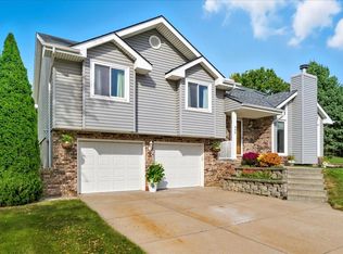 406 Maple Dr, Treynor, IA 51575