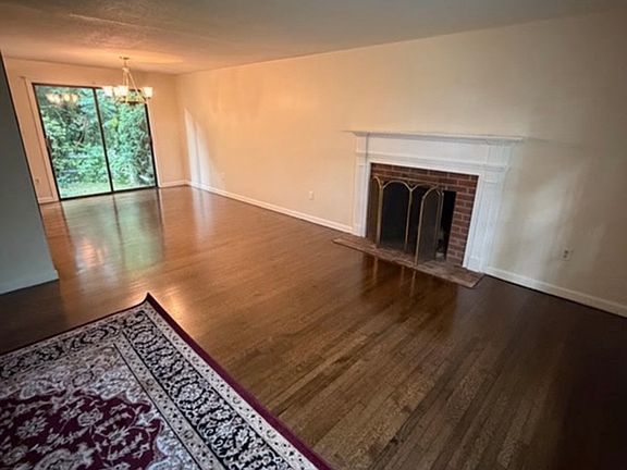 4th image of 164 Five Field Rd