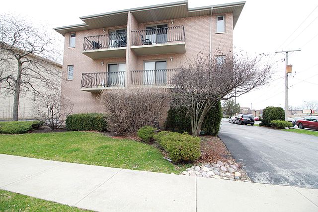 1st image of 4012 W 105th St