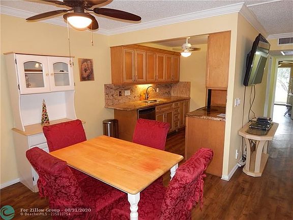 5th image of 1042 Cambridge #1042-C