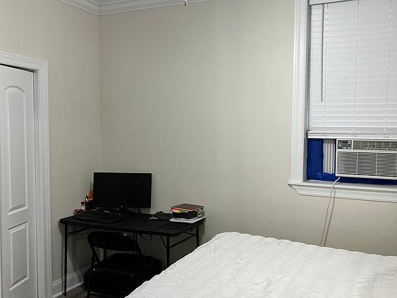 2nd image of 2129 N Dayton St #G4