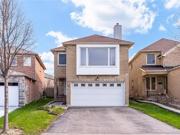 18 Nature Ct, Brampton, ON L6S 5T8