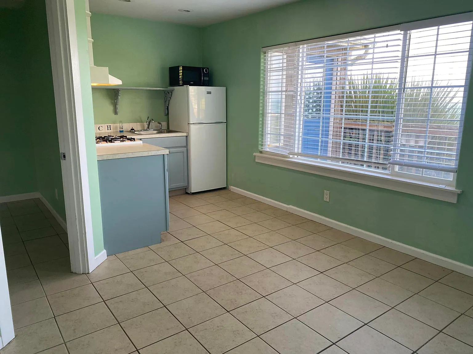 5330 Neptune Lane 572GRN - 2 — Photo 1