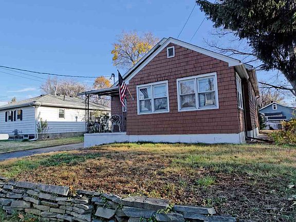 2nd image of 12 Old Pine Ave