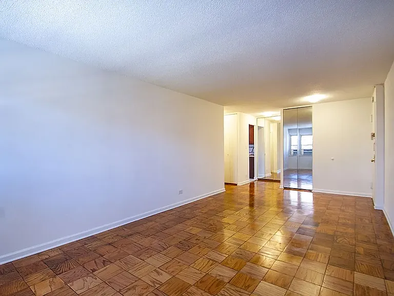 7235 112th St #4B — Photo 2