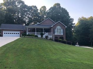 518 Boxwood St, Hudson, NC 28638