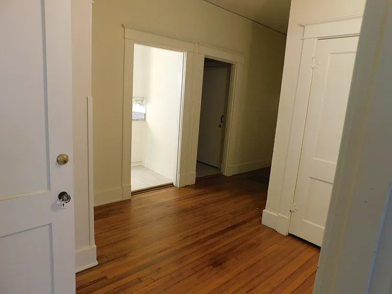 1015 Scott St #1 — Photo 8