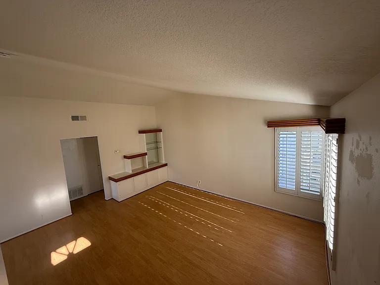 109 Remington — Photo 4