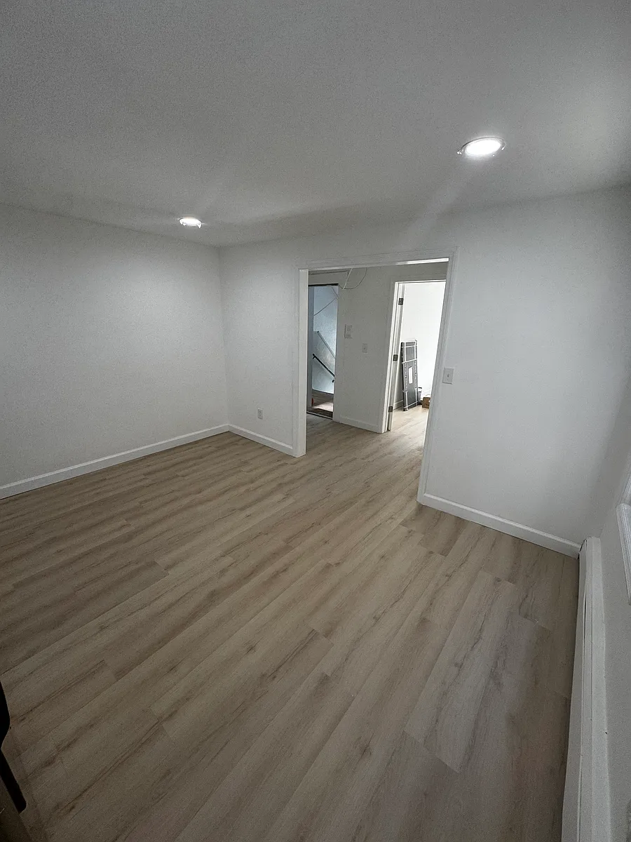 Building Photo - 145 Delavan Ave #0