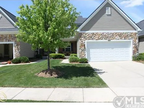 3553 Grove Ln #1, Auburn Hills, MI 48326