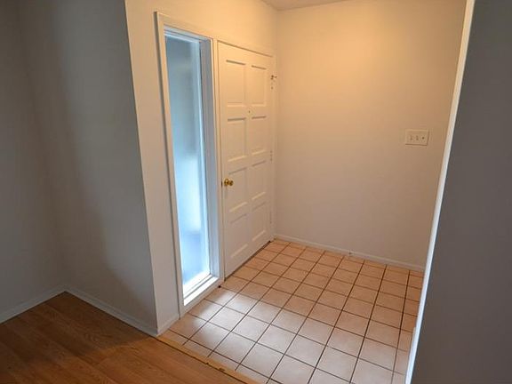 2nd image of 60 Lancelot Ct