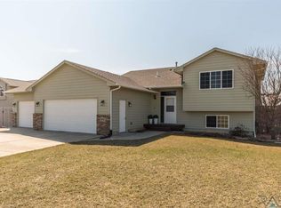 1001 Tiger St, Harrisburg, SD 57032
