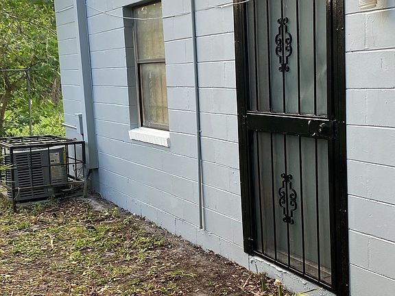 4th image of 1436 Golfair Blvd #4