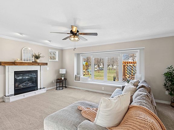 4th image of 9815 Newport Vista Dr