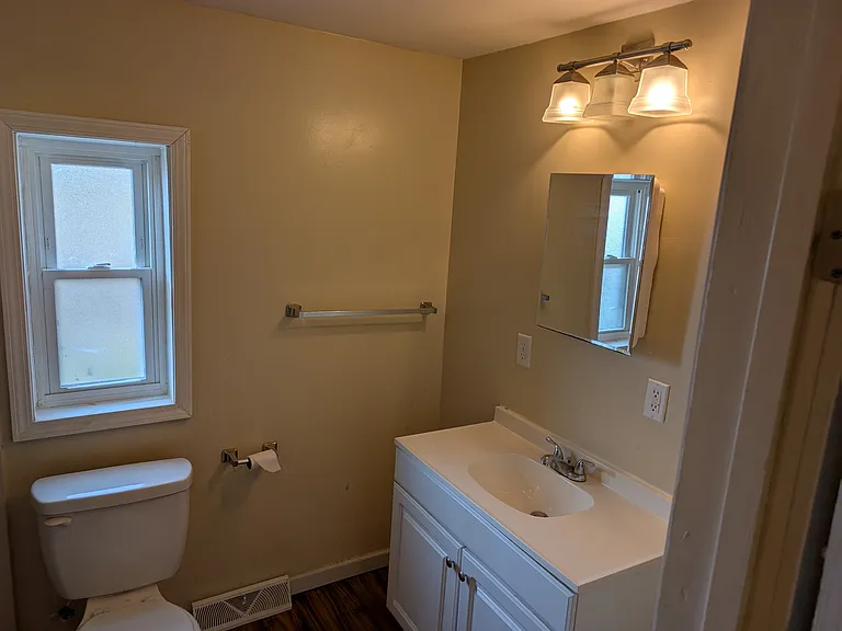 621 Franklin St — Photo 5