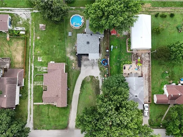 408 N 1st St, Savannah, MO 64485