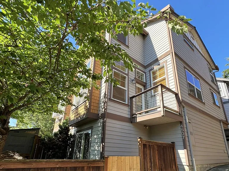 4507 Evanston Ave N #B — Photo 3