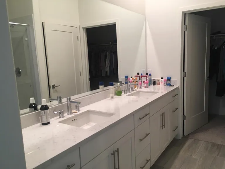 1660 Delano St #30 — Photo 4