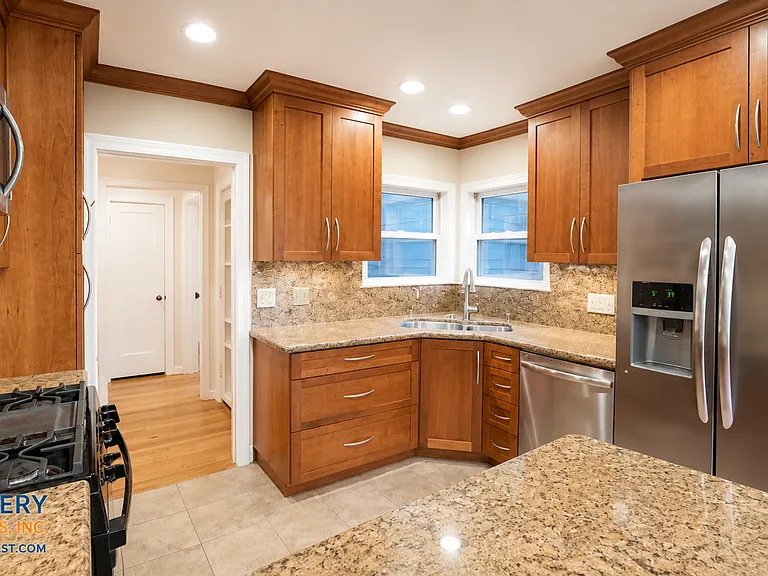 24 Sylvan Way — Photo 10
