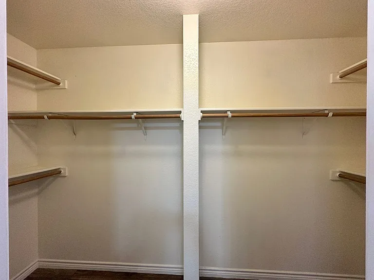 507 Sladecek Dr — Photo 26
