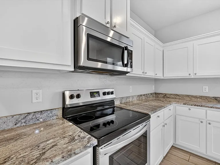 4404 Harris St — Photo 6