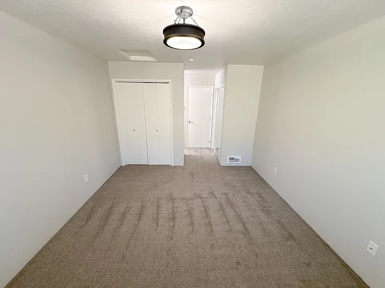 5641-5643-5645-5 N Hills Dr — Photo 12
