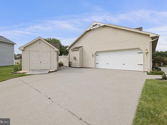 3rd image of 151 Branch Cir