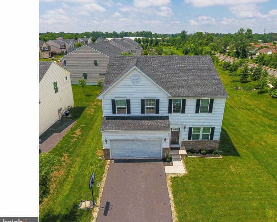 1st image of 1099 Huntington Rd