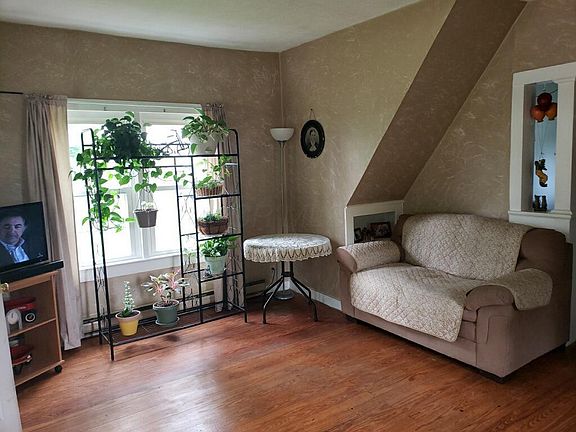 2nd image of 62 Cherry St