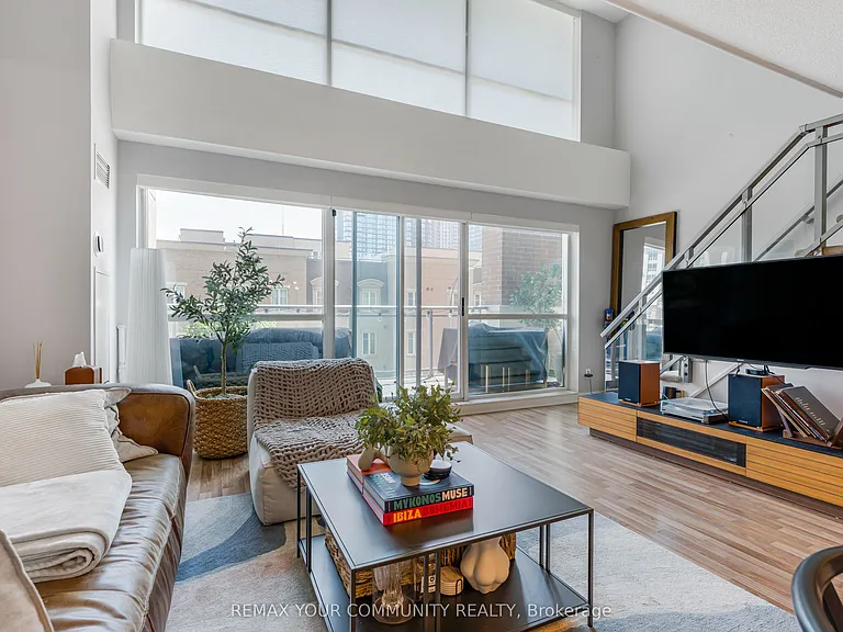 80 Western Battery Rd #209 — Photo 2