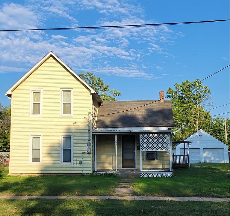 1st image of 224 S Walnut St