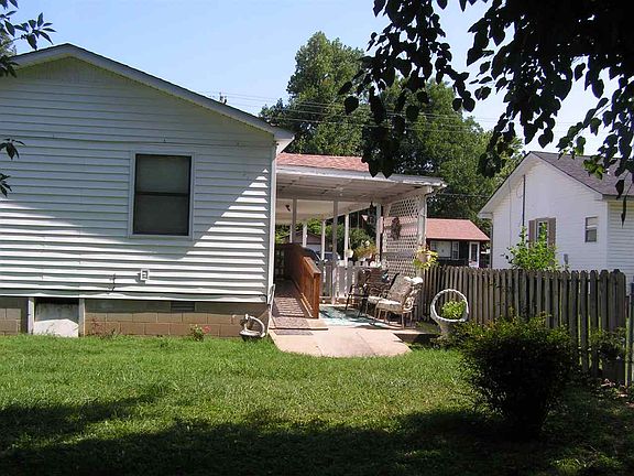 2nd image of 1208 Pershing St