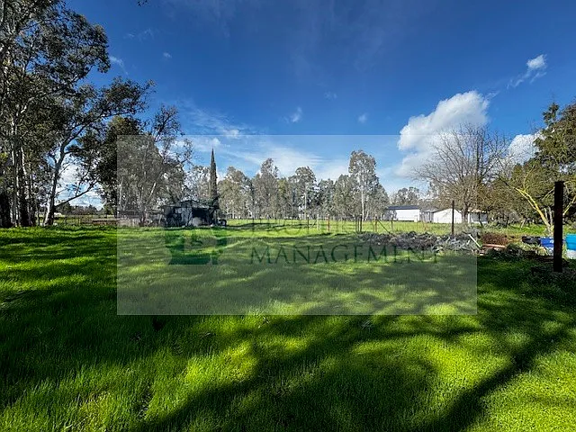 10757 N Armstrong Ave — Photo 17