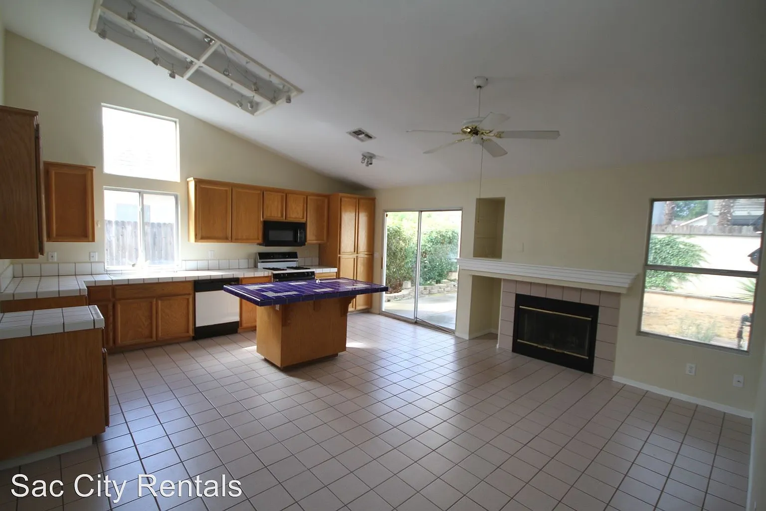 9102 Paseo Grande Way photo 1