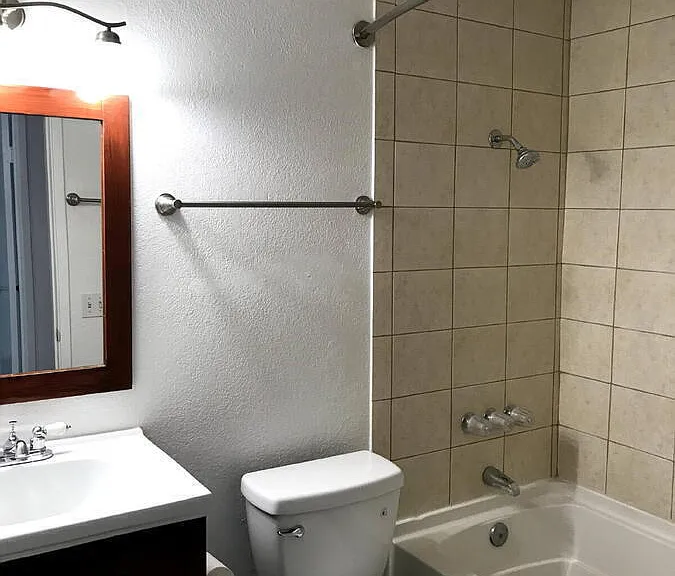 10443 Westchester Ave — Photo 8