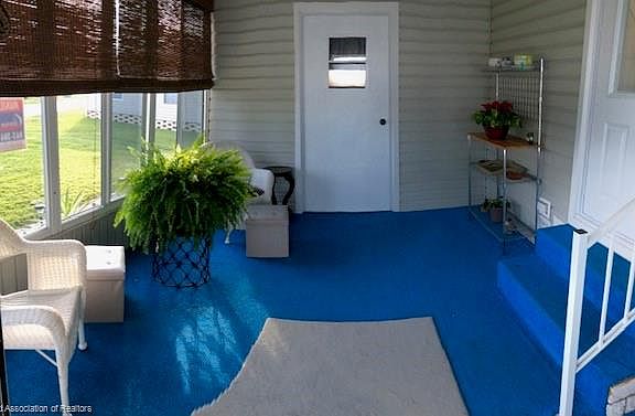 5th image of 218 White Poplar St