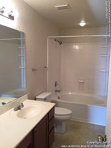 3 bed, 2.5 bath, 1879 sqft, $1,650 — Photo 4