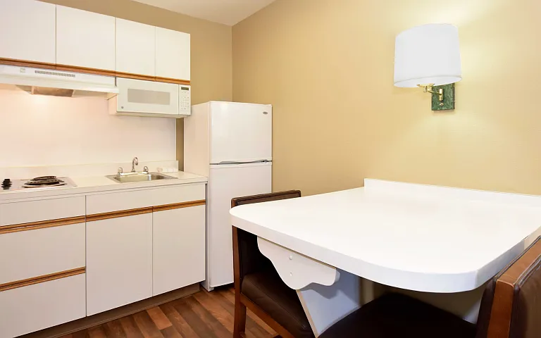 Studio Suite - 1 Queen Bed