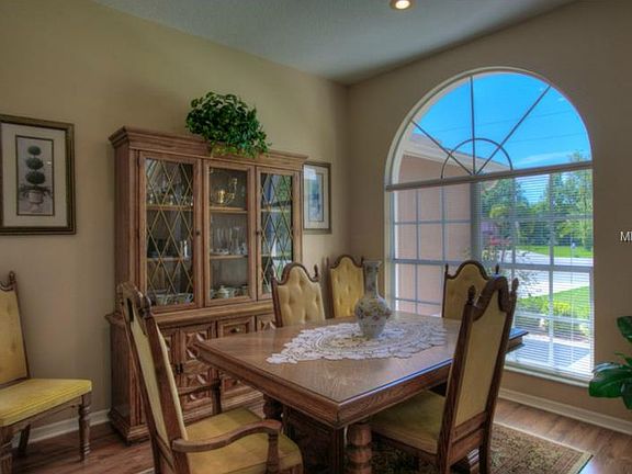 4th image of 25409 Sherwood Dr
