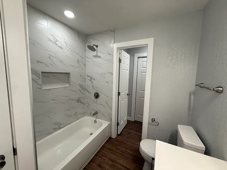 218 E Bridge St #12 — Photo 13