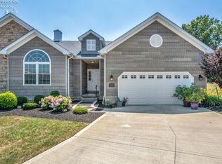 207 Schooner Ct, Vermilion, OH 44089