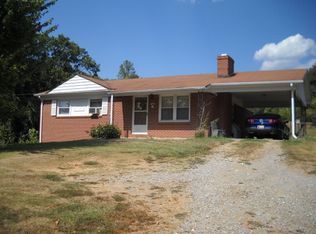 735 Redskin Dr, Martinsville, VA 24112