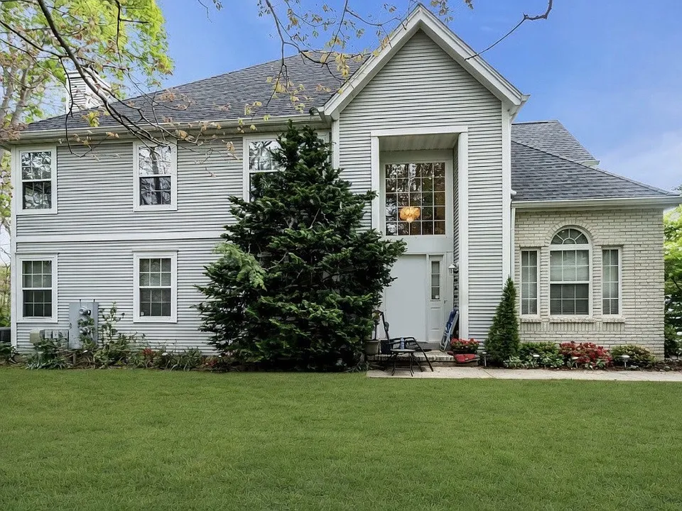 1606 Aqueduct Ct
