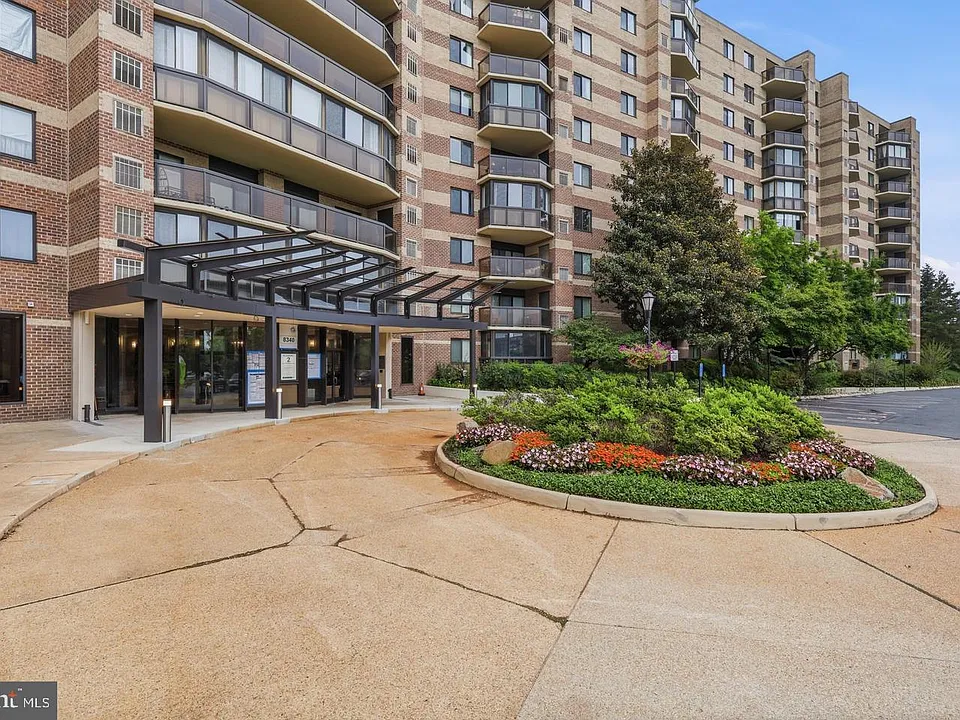 8340 Greensboro Dr #304