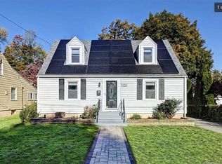 168 Roseleah Ave, Newington, CT 06111