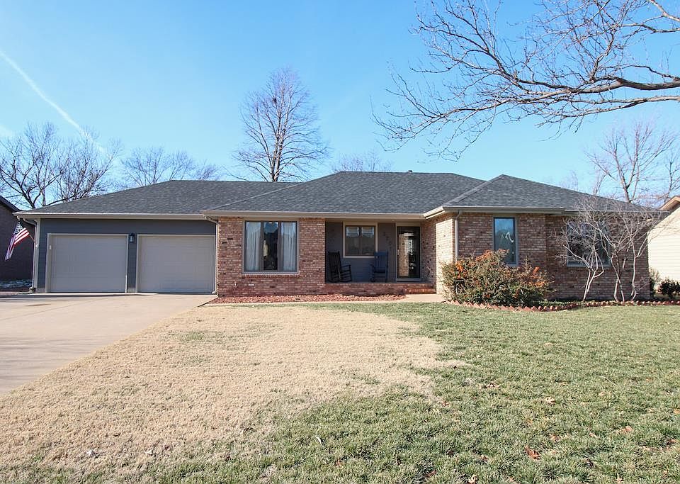 1st image of 320 Seitz Dr